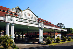 <p>Kraton Kasultanan Ngayogyakarta Hadiningrat/Wikipedia</p>
