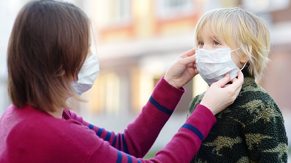 <p>Penggunaan masker pada anak/Foto:University of Nevada</p>