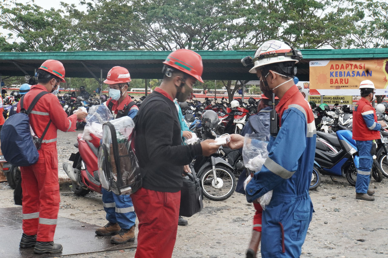 RU V Bagikan Masker 