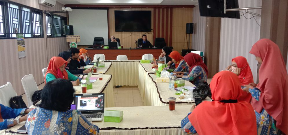 Webinar wirausaha yang digelar prodi Bahasa Inggris, Univet Sukoharjo.
