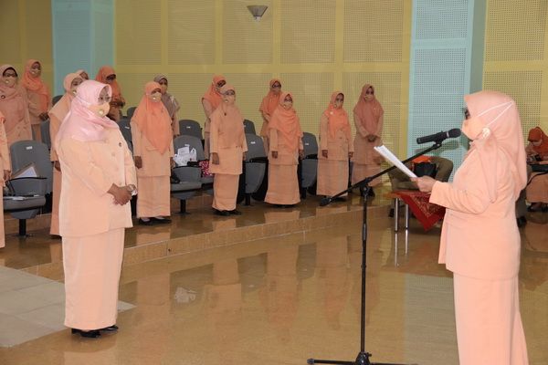 Suasana pelantikan pengurus dharma wanita UIN Sunan Kalijaga