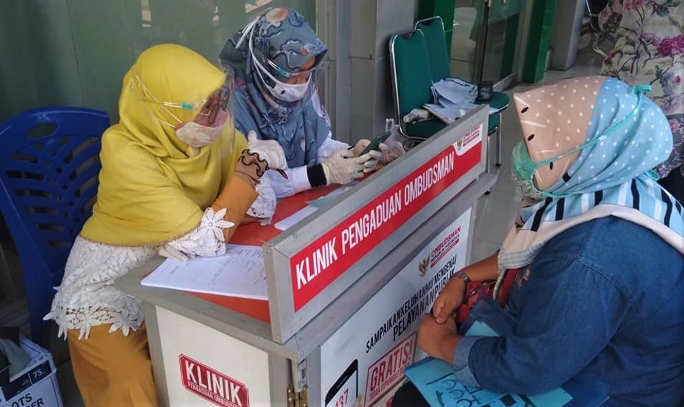 Pelayanan Penerimaan Verifikasi Laporan on the Spot (PVL OTS) Ombudsman Sumbar di BPJS Kesehatan Padang/Foto: ist