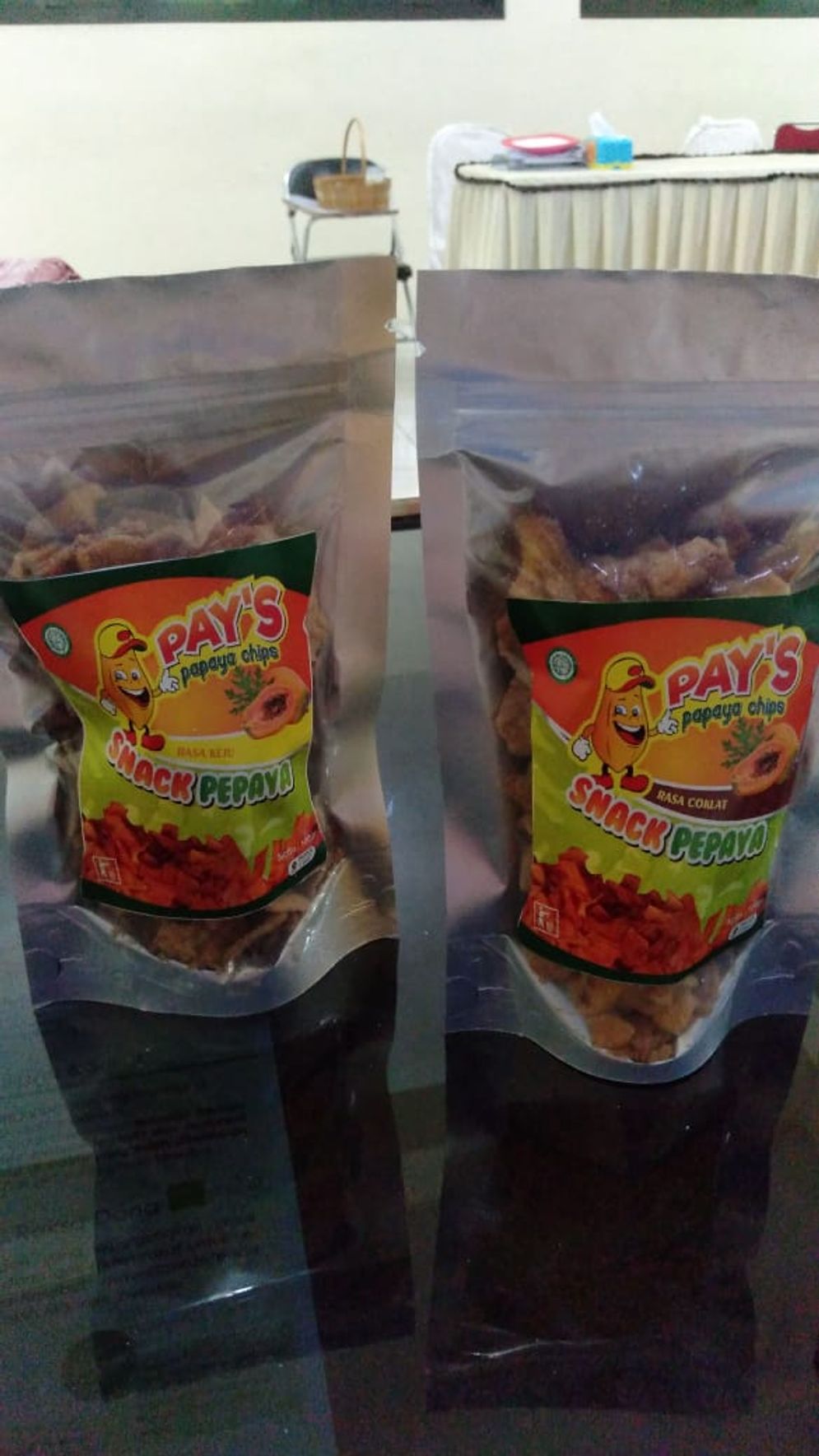 Dua Snack dari pepaya yang juara 1 kompetisi bisnis plan IPB