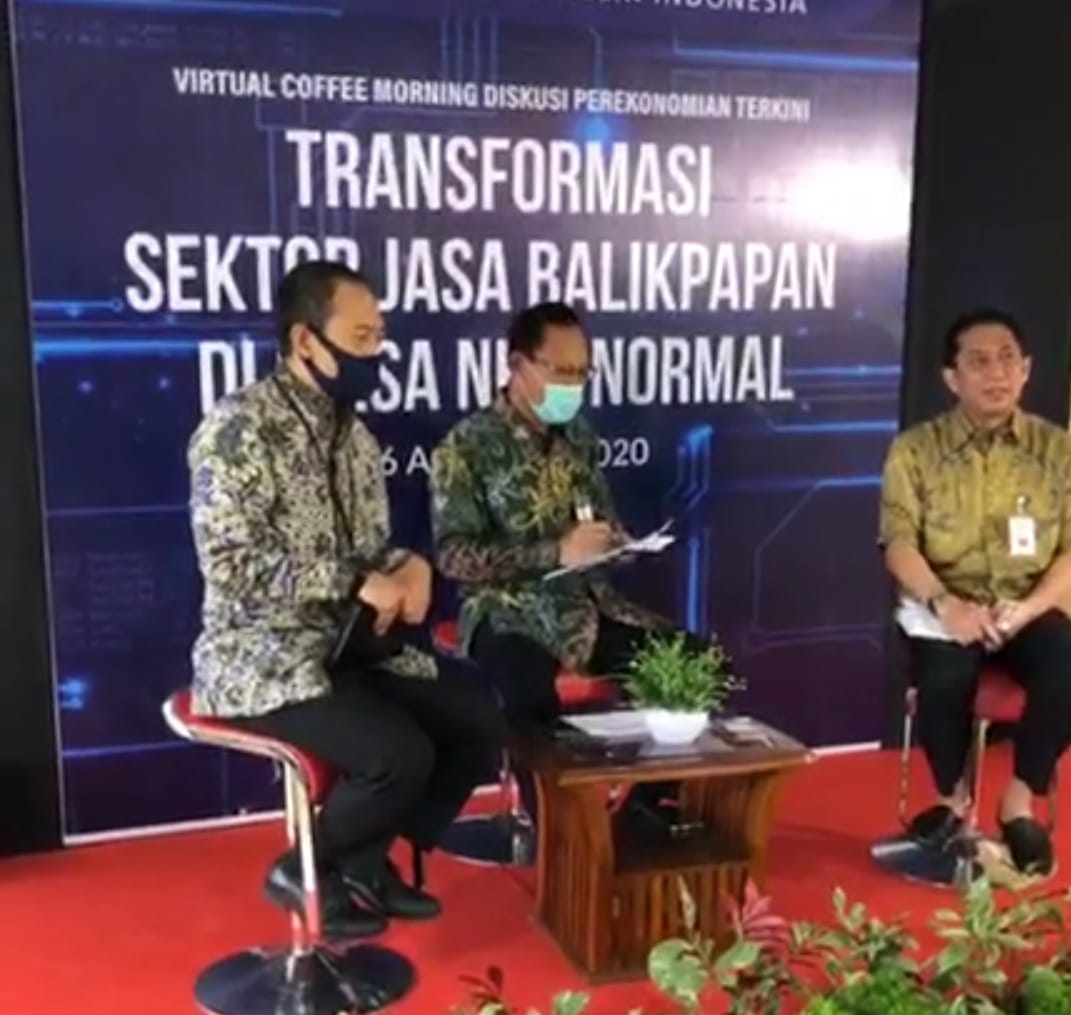 Kepala Perwakilan Bank Indonesia Balikpapan, Bimo Epyanto (paling kiri)