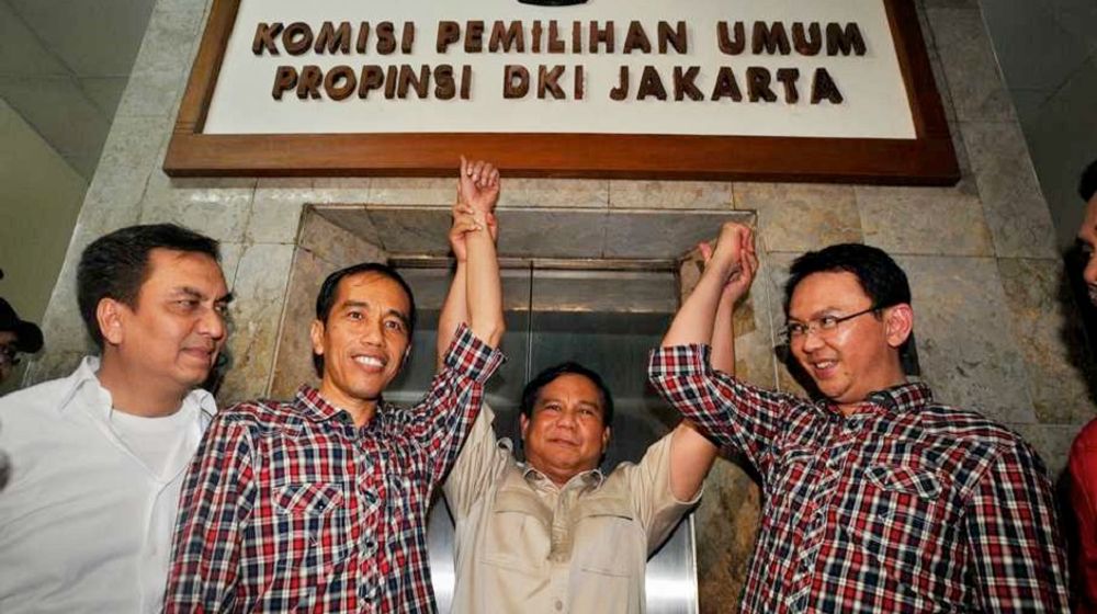 <p>Joko Widodo (Jokowi), Basuki Tjahaja Purnama (Ahok) saat menjadi calon Gubernur dan Wakil Gubernur DKI Jakarta diantarkan oleh Ketua Umum Gerindra Prabowo Subianto / Foto Antara </p>
