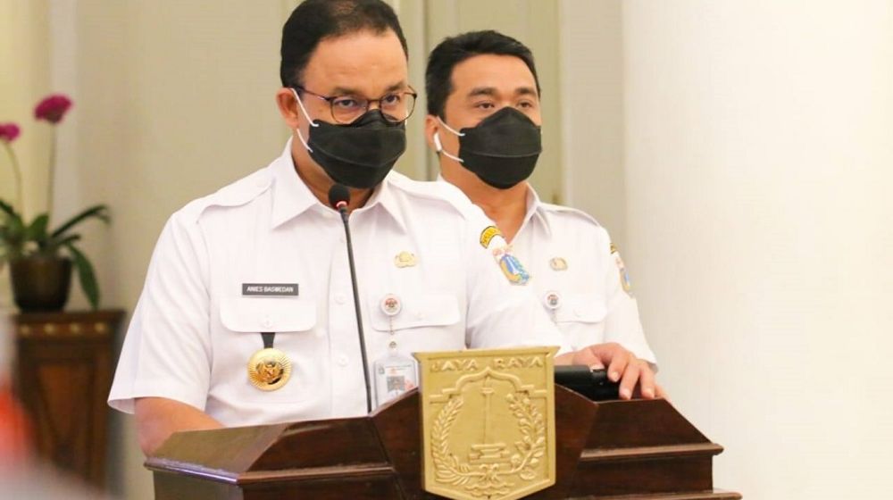 <p>Gubernur DKI Jakarta Anies Baswedan dan Wagub Ahmad Riza Patria saat mengumumkan rem darurat PSBB Ketat / Dok. Pemprov DKI Jakarta</p>
