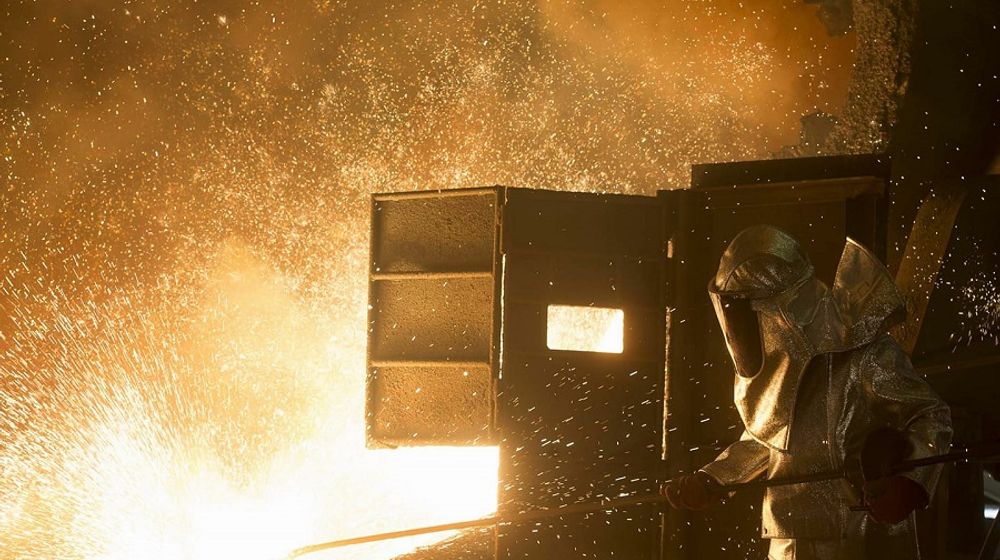 <p>Proses pemurnian emas di smelter PT Aneka Tambang (Persero) Tbk alias Antam / Facebook @OfficialAntam</p>
