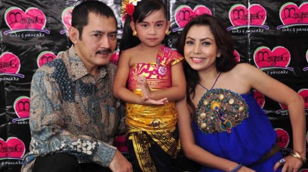 <p>Bambang Trihatmodjo dan Mayangsari / Facebook @Mayangsarifull71</p>
