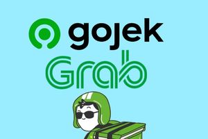 <p>Ilustrasi ojek online Gojek dan Grab / Sakata.id</p>