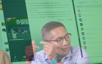 <p>Ketua AFPI terpilih Adrian Gunadi menjawab pertanyaan awak media secara virtual usai sidang MUNAS AFPI 2020 di Jakarta, Rabu, 30 September 2020. Musyawarah Nasional atau Munas Asosiasi Fintech Pendanaan Bersama Indonesia (AFPI) 2020 memberikan mandat kepada pengurus baru agar asosiasi fintech lending ini perkuat inklusi keuangan dan berperan aktif dalam mendukung Pemulihan Ekonomi Nasional seiring dampak pandemi COVID-19 melalui kolaborasi aktif asosiasi dengan institusi jasa keuangan lainnya. Foto: Ismail Pohan/TrenAsia</p>
