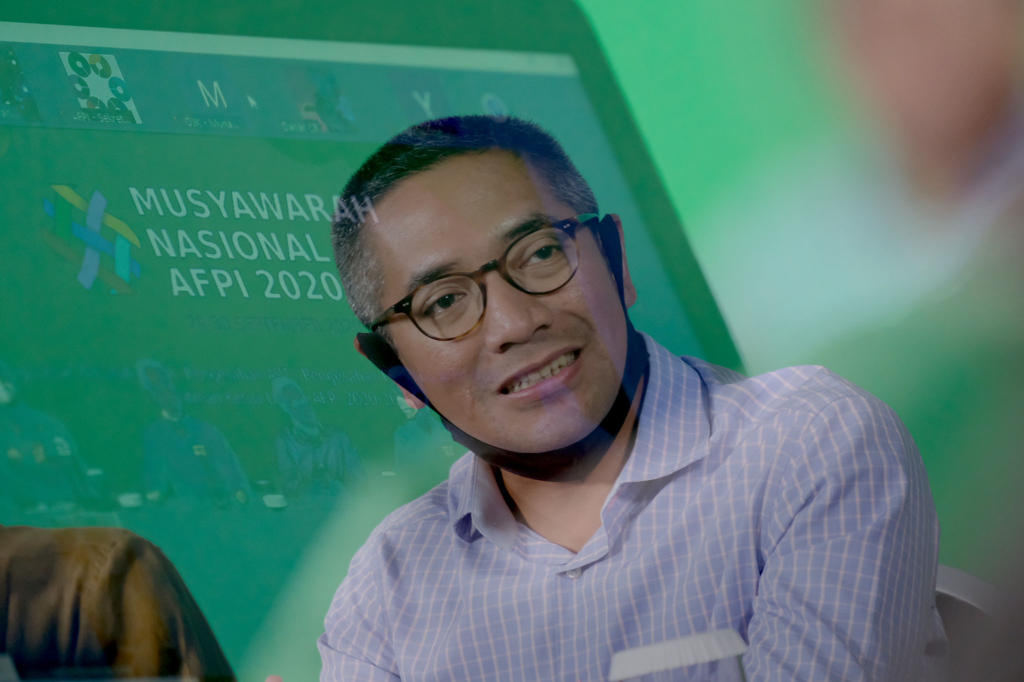 <p>Ketua AFPI terpilih Adrian Gunadi menjawab pertanyaan awak media secara virtual usai sidang MUNAS AFPI 2020 di Jakarta, Rabu, 30 September 2020. Musyawarah Nasional atau Munas Asosiasi Fintech Pendanaan Bersama Indonesia (AFPI) 2020 memberikan mandat kepada pengurus baru agar asosiasi fintech lending ini perkuat inklusi keuangan dan berperan aktif dalam mendukung Pemulihan Ekonomi Nasional seiring dampak pandemi COVID-19 melalui kolaborasi aktif asosiasi dengan institusi jasa keuangan lainnya. Foto: Ismail Pohan/TrenAsia</p>
