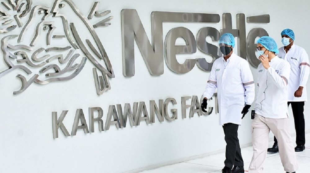 <p>Menteri Perindustrian Agus Gumiwang Kartasasmita saat memantau penerapan protokol kesehatan pabrik Nestle di Karawang, Jawa Barat / Kemenperin.go.id</p>
