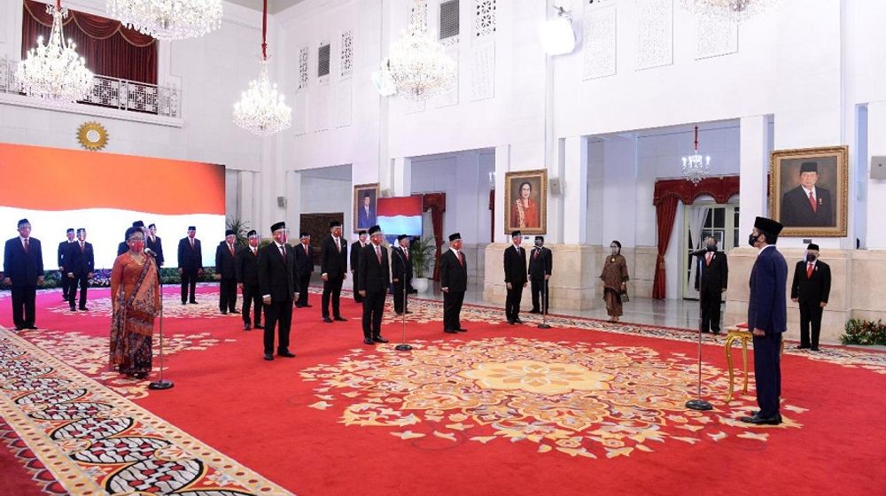 <p>Presiden Joko Widodo melantik 20 Duta Besar RI untuk negara-negara sahabat / Setneg.go.id</p>

