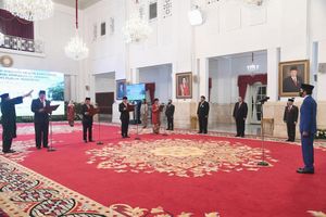 <p>Pengucapan sumpah anggota Dewan Komisioner Lembaga Penjamin Simpanan (LPS) / Setneg.go.id</p>
