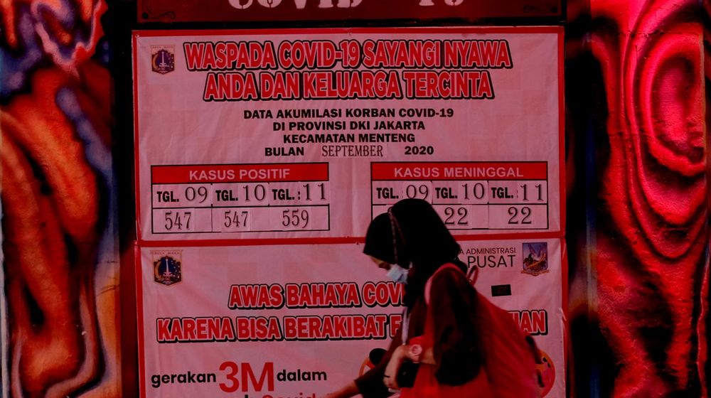 <p>Warga melintas di lorong terowongan Kendal, Sudirman, Jakarta, Jum’at, 11 September 2020. Menurut Epidemiolog asal Universitas Griffith Australia, Dicky Budiman Jakarta sudah mulai memasuki puncak pandemi virus corona dimana puncak Covid-19 di Jakarta bakal terjadi pada akhir bulan ini hingga pertengahan Oktober 2020 mendatang. Foto: Ismail Pohan/TrenAsia</p>
