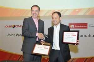 <p>Manajemen PropertyGuru saat membentuk perusahaan patungan Rumah.com bersama dengan PT Kreatif Media Karya (KMK) dari Grup Emtek milik konglomerat Eddy Kusnadi Sariaatmadja / Propertyguru.com.sg</p>
