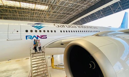 <p>Maskapai penerbangan pelat merah PT Garuda Indonesia (Persero) Tbk menggadeng Youtuber Raffi Ahmad dan Nagita Slavina dari RANS Entertainment / Facebook @RaffiAhmadLagi</p>
