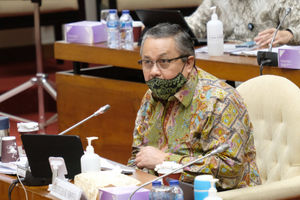 <p>Gubernur Bank Indonesia, Perry Warjiyo saat hadir pada Rapat Kerja dengan Komisi XI DPR di komplek Parlemen, Senayan, Jakarta, Rabu, 2 September 2020. Raker tersebut membahas asumsi dasar Rancangan Anggaran Pendapatan Belanja Negara (RAPBN) 2021. Foto: Ismail Pohan/TrenAsia</p>
