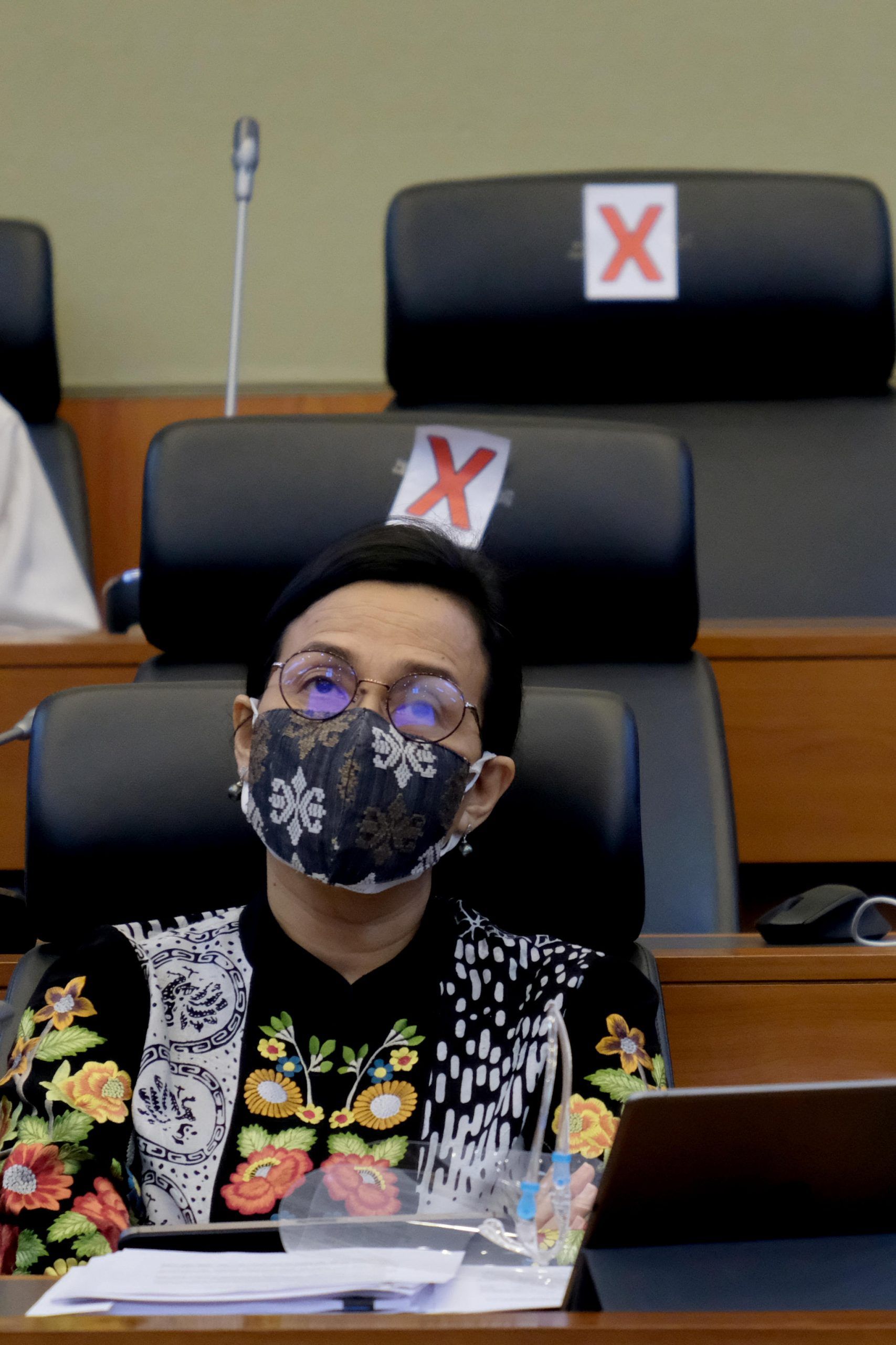 <p>Menteri Keuangan, Sri Mulyani Indrawati mengikuti rapat kerja dengan Badan Anggaran DPR di komplek Parlemen, Senayan, Jakarta, Senin, 7 September 2020. Foto: Ismail Pohan/TrenAsia</p>
