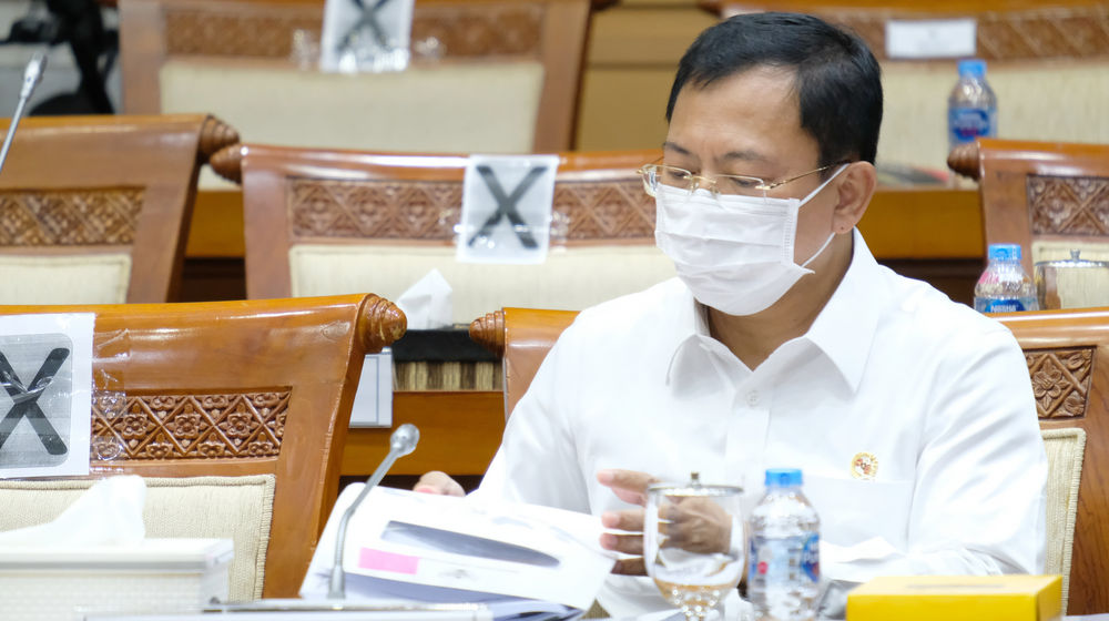 <p>Menteri Kesehatan, Terawan Agus Putranto bersiap mengikuti rapat kerja dengan komisi VIII DPR, di komplek Parlemen, Senayan, Jakarta, Senin, 7 September 2020. Rapat kerja musyawarah tersebut membahas RUU penanggulangan bencana. Foto: Ismail Pohan/TrenAsia</p>

