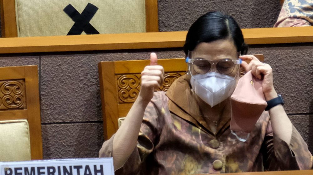 <p>Menteri Keuangan Sri Mulyani hadir dalam Rapat Paripurna DPR di Kompleks Parlemen, Senayan, Jakarta, Selasa, 29 September 2020. Dalam Rapat Paripurna itu DPR menyetujui RUU APBN Tahun Anggaran 2021 dan RUU Bea Materai menjadi Undang-Undang serta menetapkan perpanjangan waktu pembahasan RUU Perlindungan Data Pribadi. Foto: Ismail Pohan/TrenAsia</p>
