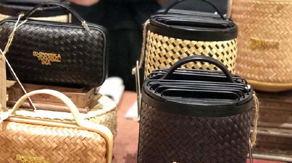 <p>Tas mewah produksi UMKM perempuan Du Anyam yang berasal dari Nusa Tenggara Timur (NTT) / Dok. Du Anyam</p>
