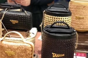<p>Tas mewah produksi UMKM perempuan Du Anyam yang berasal dari Nusa Tenggara Timur (NTT) / Dok. Du Anyam</p>
