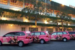 <p>Ilustrasi iklan berjalan di kendaraan mobil / Facebook @ubiklan</p>
