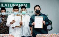 <p>Menteri BUMN Erick Thohir dan Ketua Umum PBNU Said Aqil saat menandatangani MoU / Dok. Kementerian BUMN</p>
