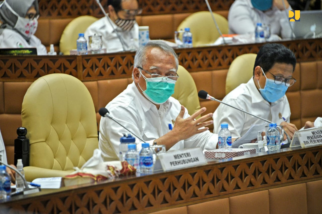 <p>Menteri PUPR Basuki Hadimuljono dalam rapat kerja bersama Komisi V DPR. / Sok. Kementerian PUPR</p>
