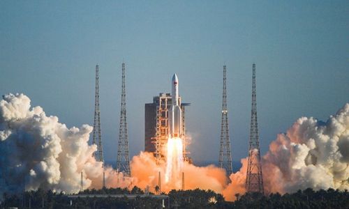 <p>Roket Long March/Xinhua</p>
