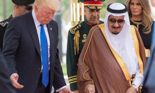 <p>Donald Trump dan Raja Salman/Foto:Independent</p>
