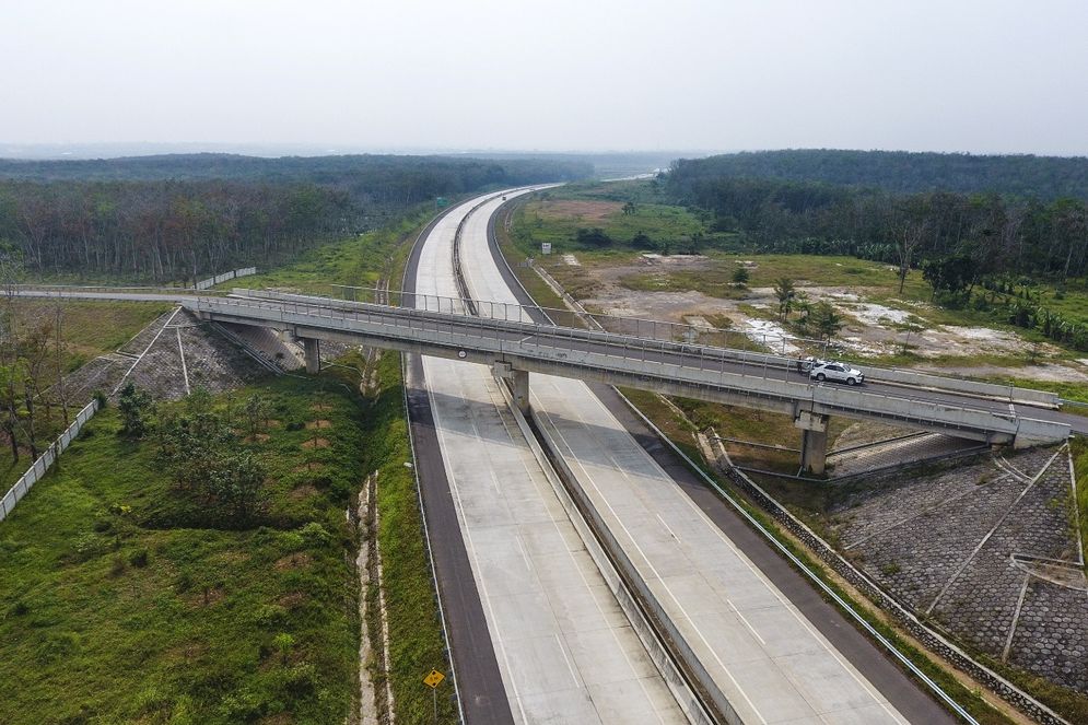 Tol Trans Sumatera yang menggunakan semen dari SIG.
