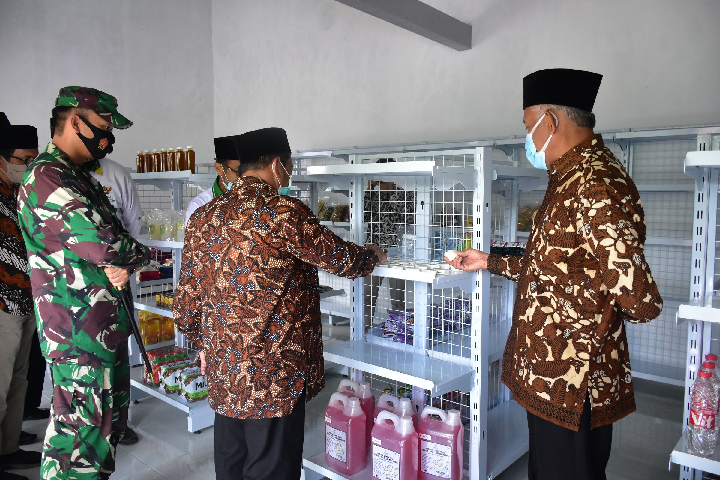Bupati saat melihat Zmart