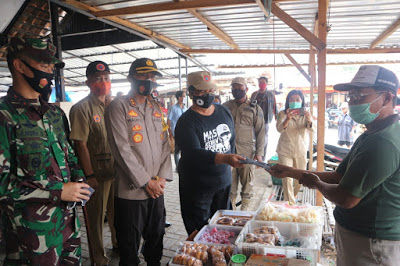 Gerakan memakai masker