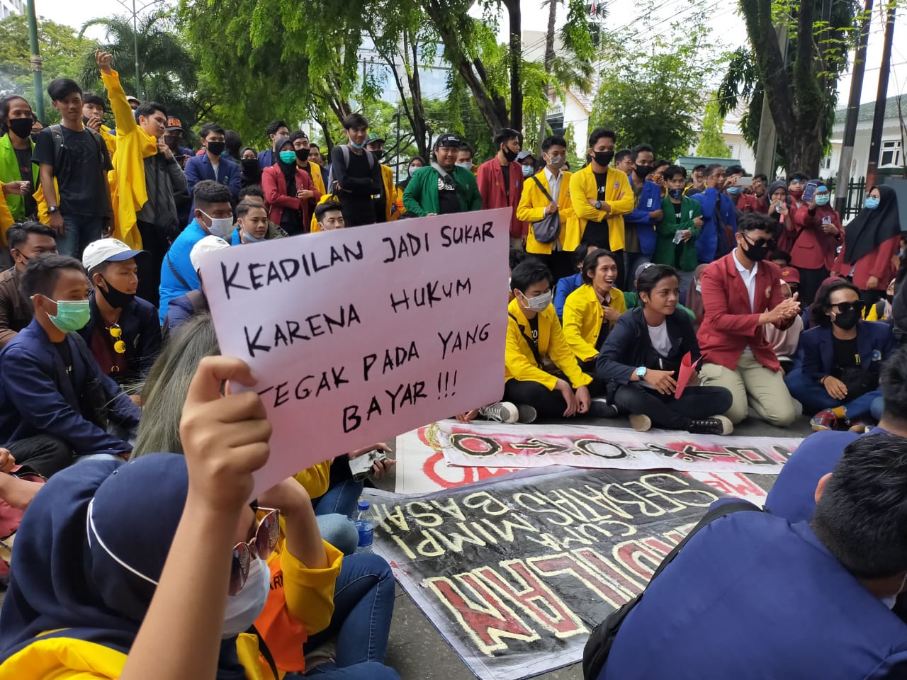 Aksi