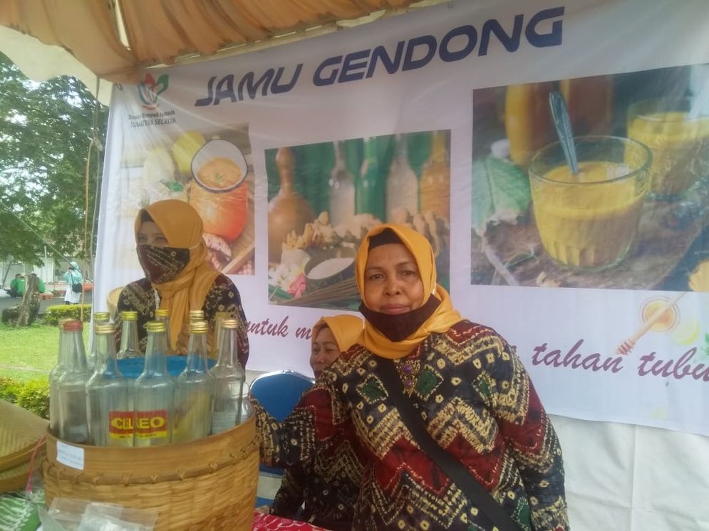 Yusami Ketua Komunitas Jamu Gendong Palembang