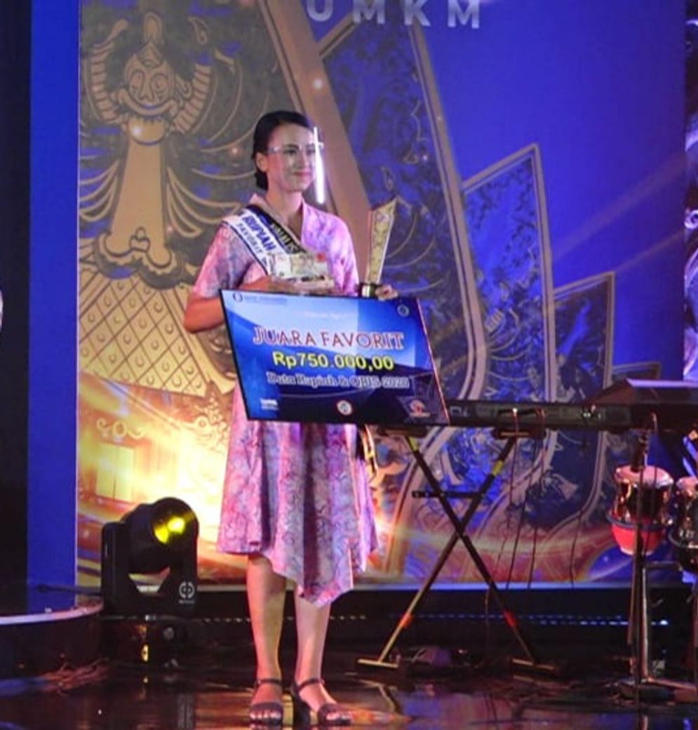 Monica saat penobatan juara favorit Duta Rupiah dan QRIS 2020