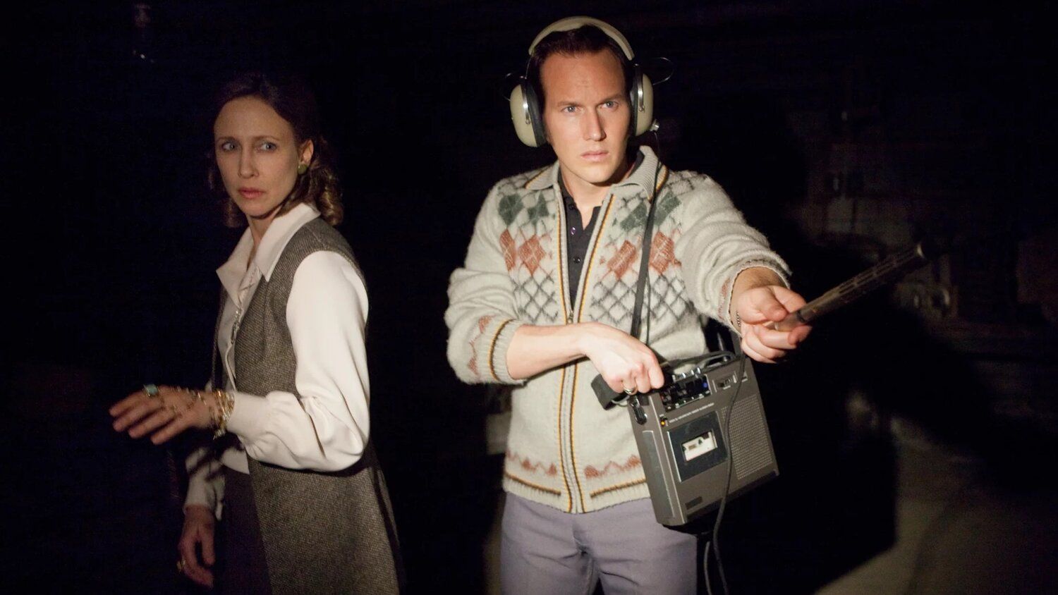 Pasangan Ed dan Lorraine Warren kembali menangani kasus supranatural dalam film The Conjuring: The Devil Made Me Do It. Kasus tersebut melibatkan seorang pria bernama Arne Cheyenne Jackson yang didakwa karena pembunuhan.
