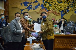 <p>Menteri Koordinator Bidang Perekonomian Airlangga Hartarto saat rapat pembahasan RUU Cipta Kerja di Badan Legislasi DPR / Ekon.go.id</p>
