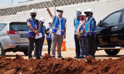 <p>Jaringan jalan tol JORR II akan beroperasi secara fungsional menjelang libur Natal 2020 dan Tahun Baru 2021.<br />
PT Jasa Marga (Persero) Tbk. menyebut kedua jalan tol tersebut, yakni jalan tol Serpong-Cinere dan jalan tol Cengkareng-Batuceper-Kunciran yang masing-masing dikelola oleh PT Cinere Serpong Jaya (CSJ) dan PT Jasamarga Kunciran Cengkareng (JKC). / Kementerian BUMN</p>
