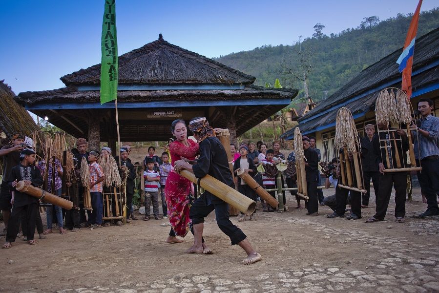 <p>Pertunjukkan musik di Kampung Adat Ciptagelar di Sukabumi Jawa Barat / Genpijabar.org</p>
