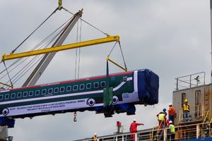 <p>Ekspor kereta api buatan BUMN PT Industri Kereta Api (Persero) atau INKA ke Bangladesh / Dok. Indonesia Eximbank</p>
