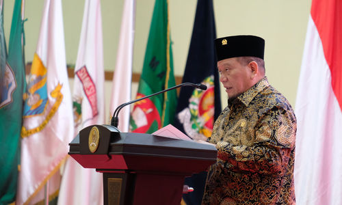 <p>Ketua DPD RI La Nyalla Mattalitti menyampaikan sambutannya pada peringatan Hari Ulang Tahun Ke-16 DPD RI yang bertema  “Dari Daerah untuk Indonesia” di Kompleks Parlemen Senayan, Jakarta, Kamis, 1 Oktober 2020. Dalam sambutannya ketua DPD La Nyalla mengatakan DPD akan terus kawal terjaminnya penguatan otonomi daerah dalam bingkai Negara Kesatuan Republik Indonesia. Foto: Ismail Pohan/TrenAsia</p>
