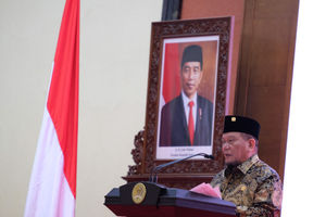 <p>Ketua DPD RI La Nyalla Mattalitti menyampaikan sambutannya pada peringatan Hari Ulang Tahun Ke-16 DPD RI yang bertema  “Dari Daerah untuk Indonesia” di Kompleks Parlemen Senayan, Jakarta, Kamis, 1 Oktober 2020. Dalam sambutannya ketua DPD La Nyalla mengatakan DPD akan terus kawal terjaminnya penguatan otonomi daerah dalam bingkai Negara Kesatuan Republik Indonesia. Foto: Ismail Pohan/TrenAsia</p>
