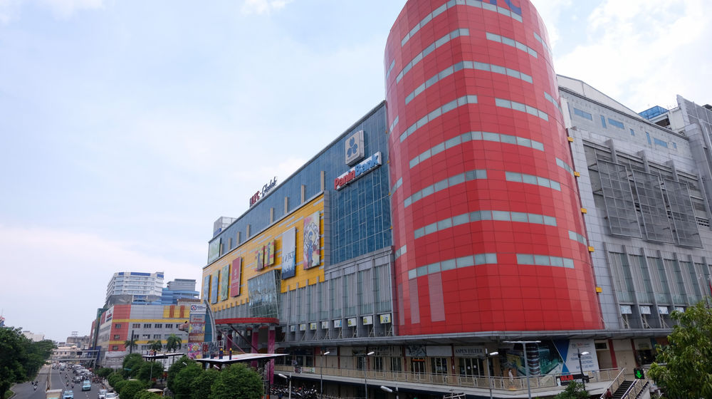 <p>Suasana Mall LTC Glodok, Jakarta, Selasa, 20 Oktober 2020. Foto: Ismail Pohan/TrenAsia</p>
