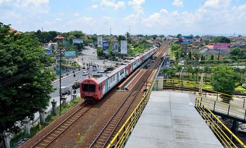 <p>Kereta Prambanan Ekspress (Prameks) rute Jogja-Solo segera pensiun dan digantikan oleh KRL Commuter Line / Kai.id</p>
