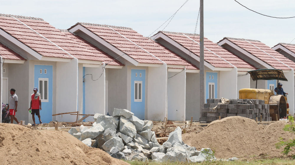 <p>Suasana pembangunan perumahan bersubsidi kawasan Kecamatan Mauk Kabupaten Tangerang, Banten, Jum’at, 23 Oktober 2020. Foto: Panji Asmoro/TrenAsia</p>