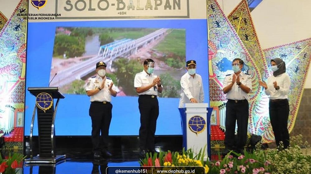 <p>Menteri Perhubungan Budi Karya Sumadi hadir dalam kegiatan Soft Launching Pengoperasian Parsial Jalur Ganda Lintas Selatan Jawa di Stasiun Solo Balapan / Dok. Kemenhub</p>
