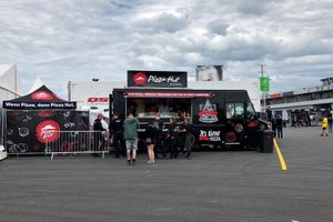 <p>Ilustrasi food truck Pizza Hut / Wikimedia.org</p>
